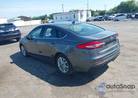 2019 Ford Fusion Hybrid Se z USA, uszkodzony, nr VIN 3FA6P0LU6KR208378